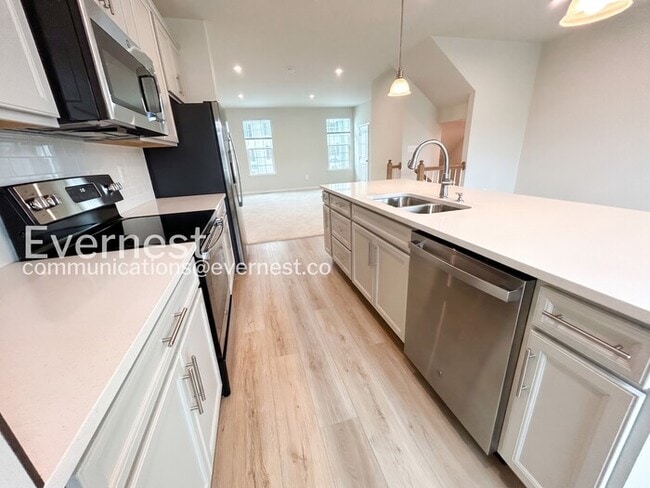 Building Photo - 8808 Stevenson Ln