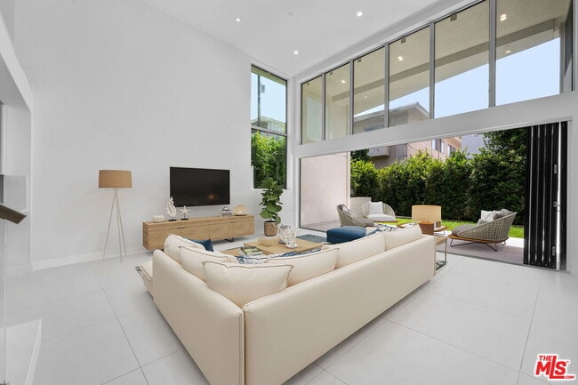 Foto del edificio - 621 Kings Rd
