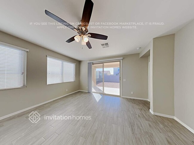 Foto del edificio - 10831 W Luke Ave