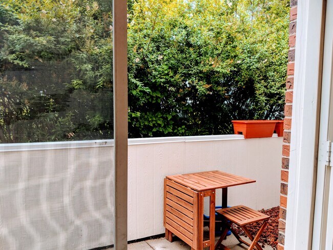 Foto del edificio - 1111 Maxwell Ave #123