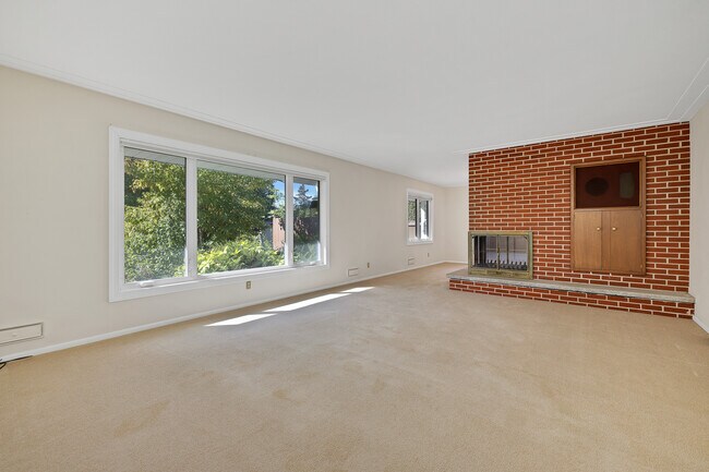 Foto del edificio - 4221 Dunberry Ln