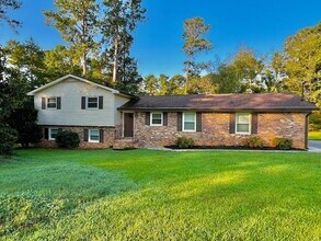 Building Photo - 2739 White Oak Ln