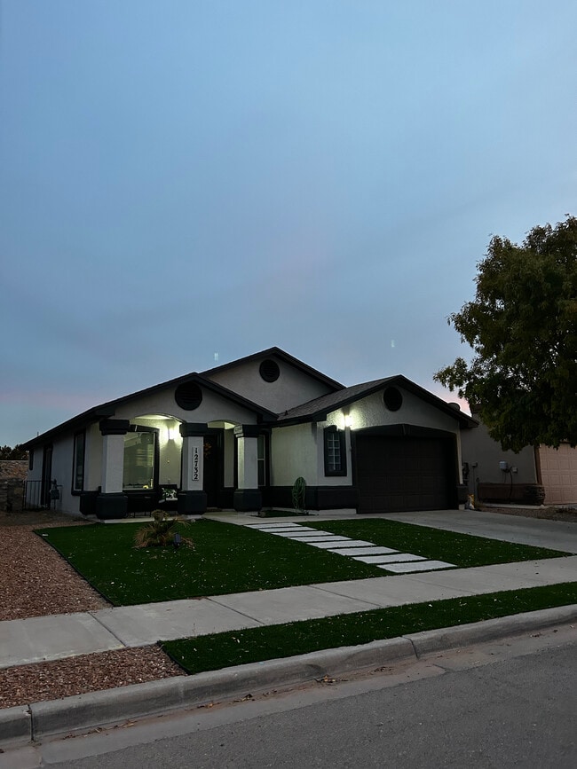 Building Photo - 12732 Roberto Nunez Ln