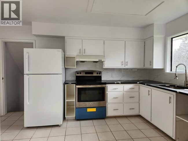 Building Photo - 8100 Lucas Rd