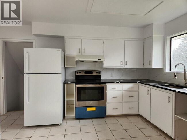 Photo du bâtiment - 8100 Lucas Rd