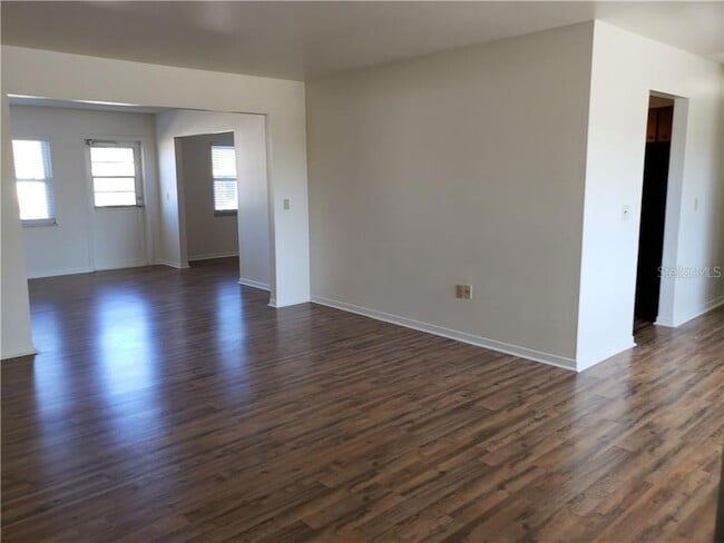 Building Photo - 1212 Fordham Dr