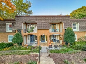 Building Photo - 5905 Bayshire Rd