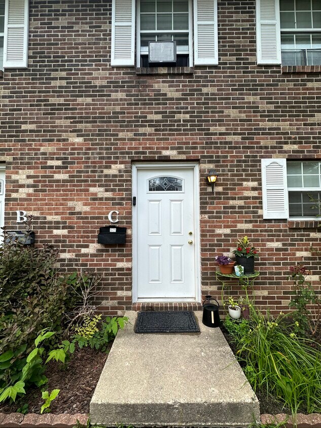 Foto principal - 1406 Sunset Dr