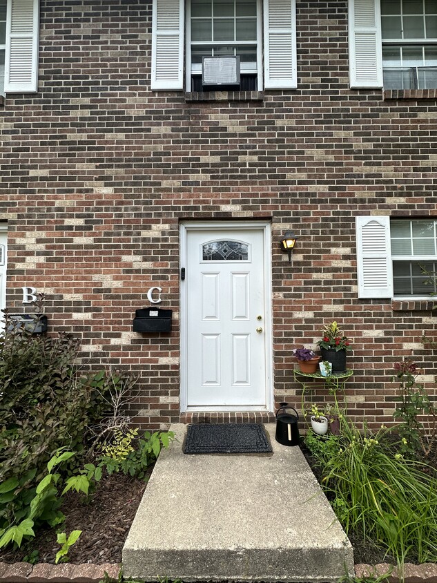 Primary Photo - 1406 Sunset Dr