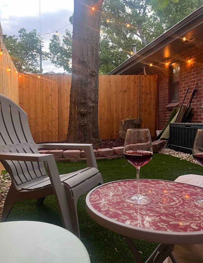 Foto del edificio - 3327 Eliot St