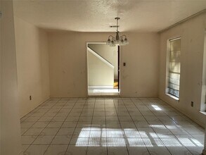 Building Photo - 12322 Huntington Field Dr