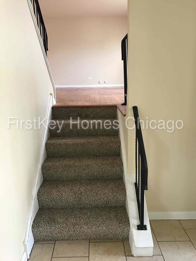 Foto del edificio - 17600 Cypress Ave
