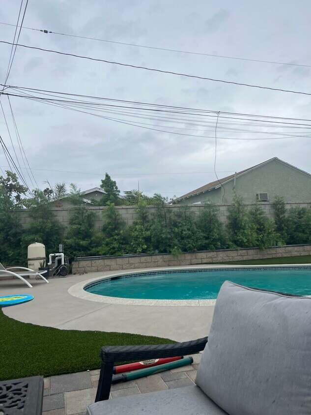Foto principal - 8351 Greenvale Ave