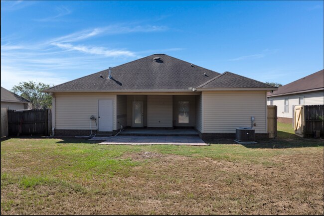 Foto del edificio - 472 Prairie Field Dr