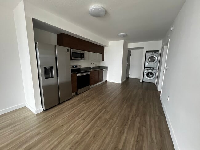 Building Photo - 501 N Miami Ave