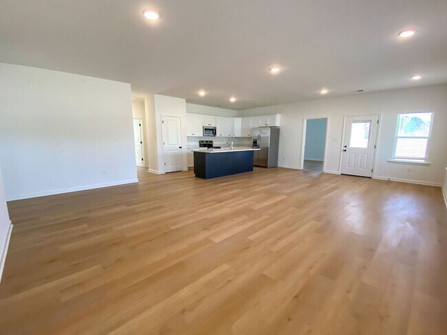 Foto del edificio - 4 bedroom 2 bath house built in 2024 in new development