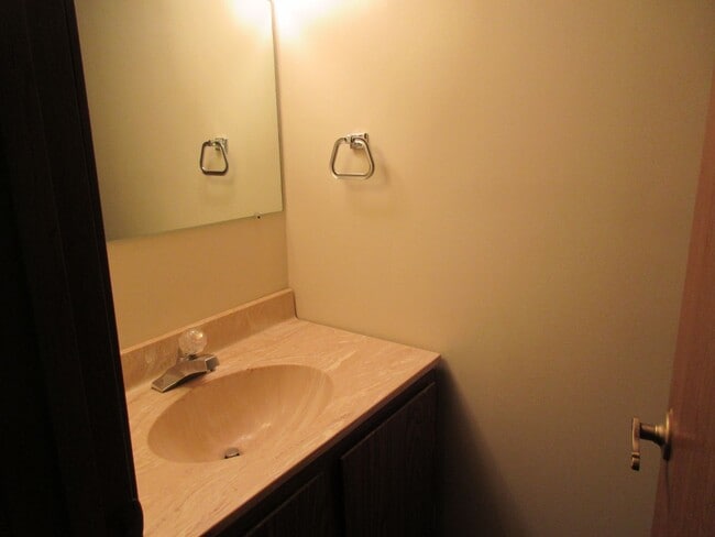 Building Photo - Northside Townhome