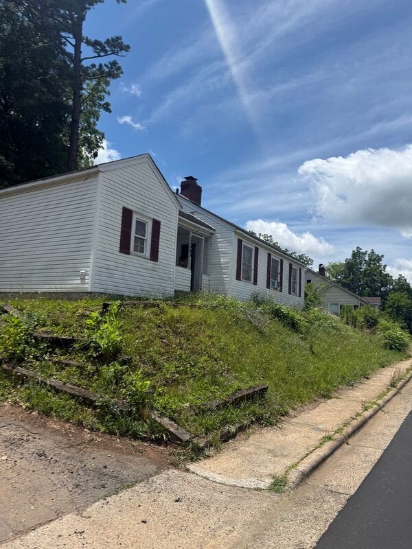 Building Photo - 1127 West Blvd
