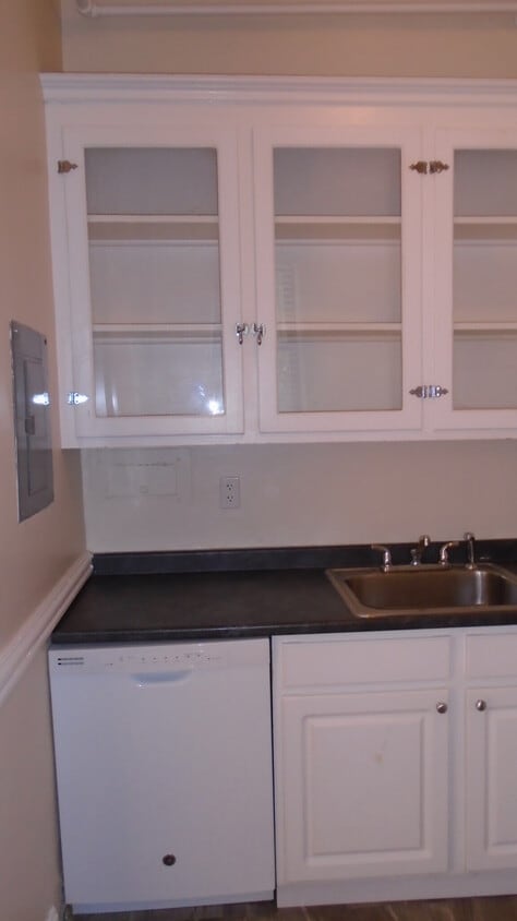 Primary Photo - 1475 Beacon St