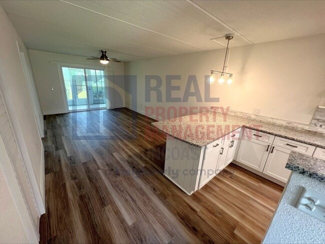Building Photo - 649 S Tamiami Trl