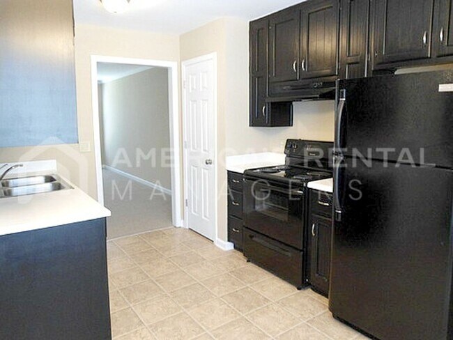 Foto del edificio - Wonderful Town Home in Gardendale, AL... Available to View Now!!!