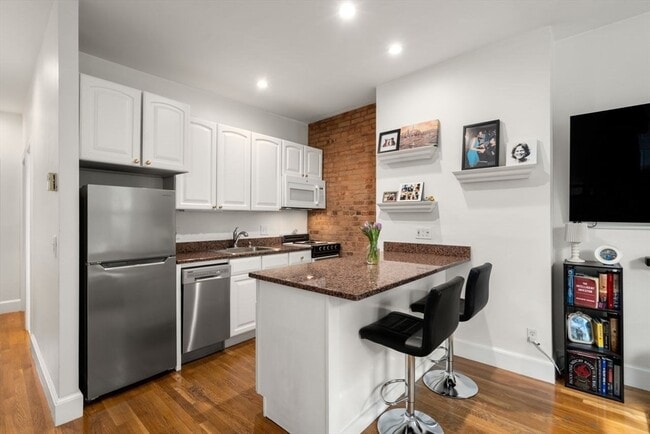 Building Photo - 20 Concord Sq