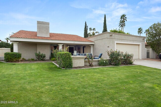 Foto del edificio - 8649 N Willowrain Ct