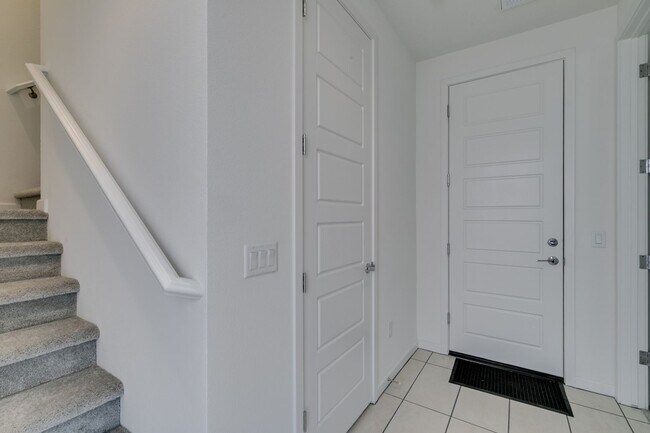 Foto del edificio - Stunning 4-Level Townhome in Inspirada | R...