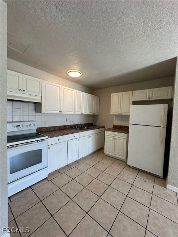 Building Photo - 2210 Cantor Ln