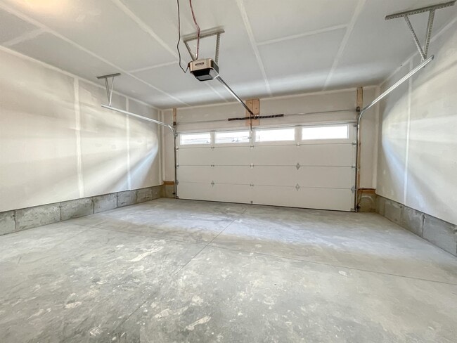 Building Photo - 50 Cornerstone Passage NE