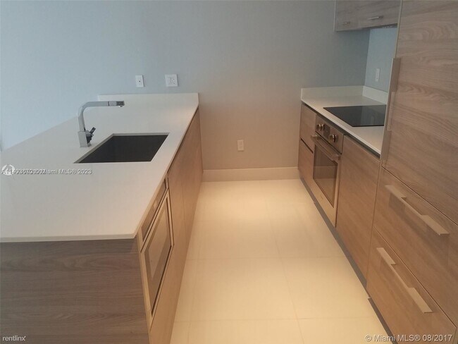 Foto del edificio - 2 br, 2 bath Condo - 1300 S Miami Ave Unit...