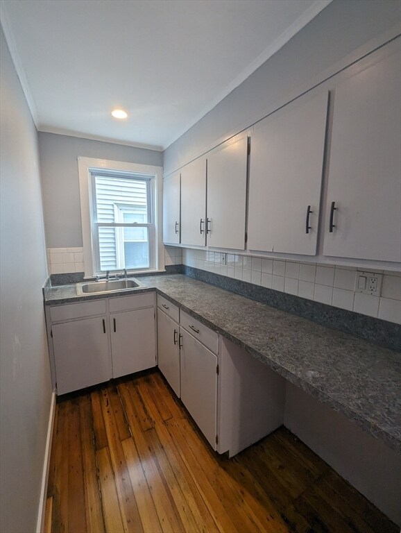 Building Photo - 47 Roslyn St