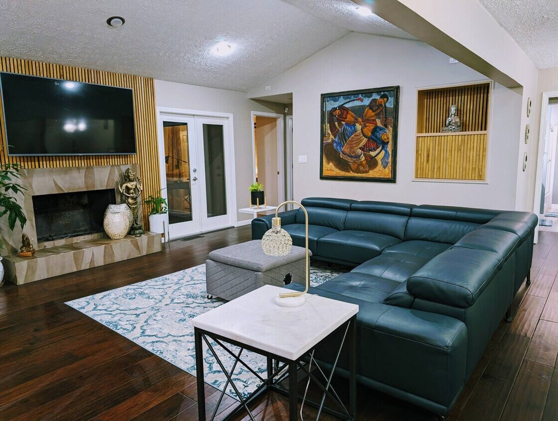 Foto principal - 1366 Lake Colony Dr