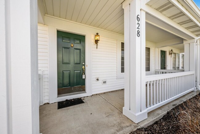 Building Photo - 628 Lincoln Station Dr