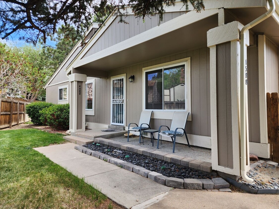 Primary Photo - Updated 3 Bed Condo in great area!