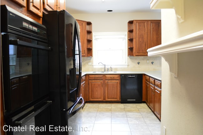 Building Photo - 3 br, 3 bath House - 1530 North Colonial T...