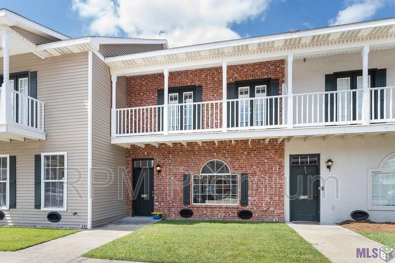 Primary Photo - 2136 Belle Pointe Alley