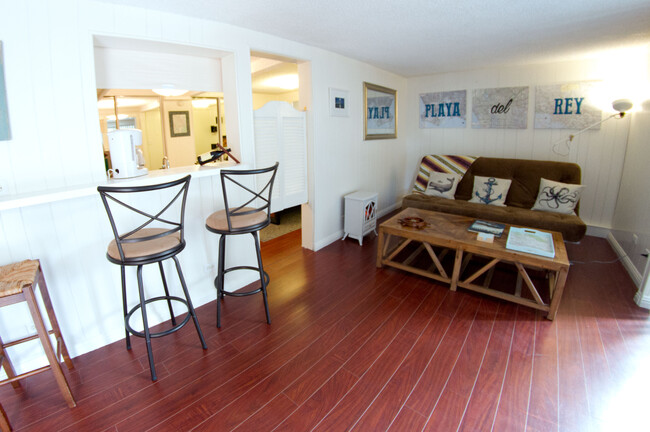 Living room, previous flooring. - 6308 Vista del Mar