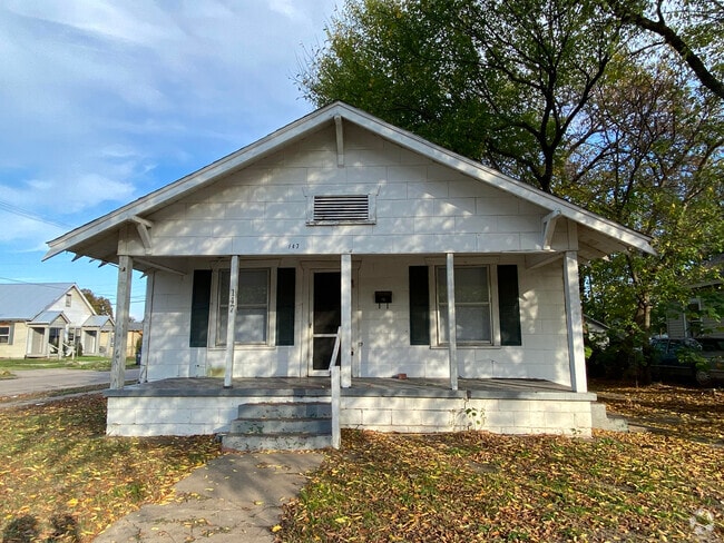 Building Photo - 147 N Lewis Pl