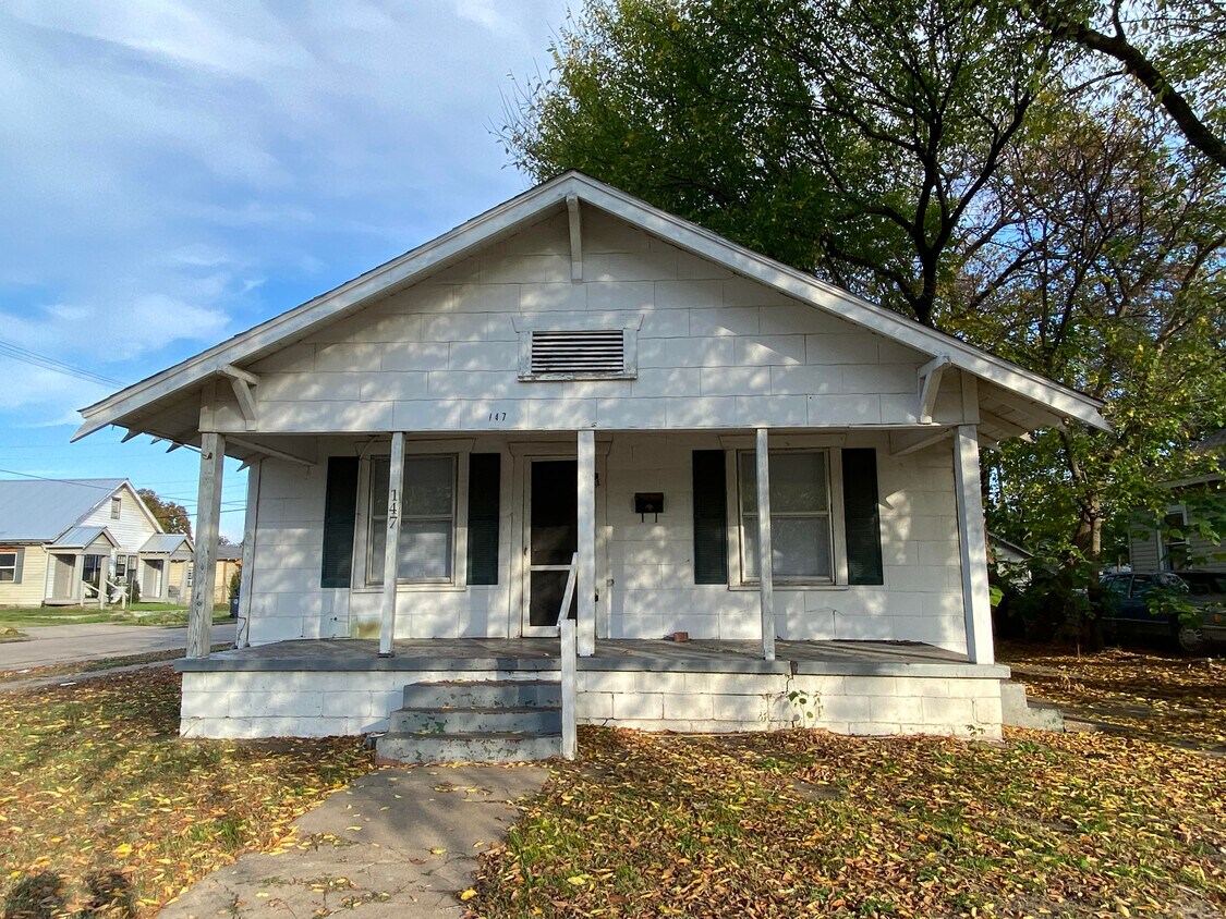 Foto principal - 147 N Lewis Pl