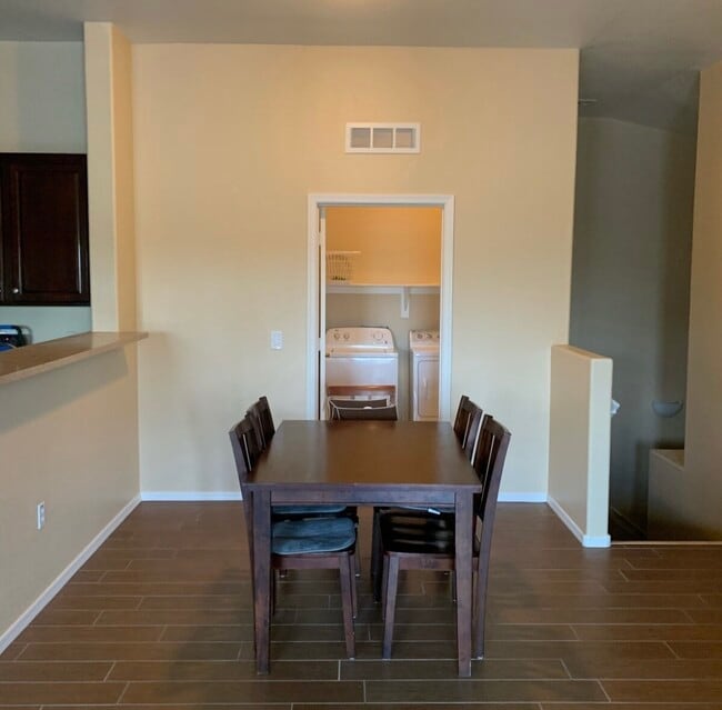 Building Photo - 356 N 169th Ave