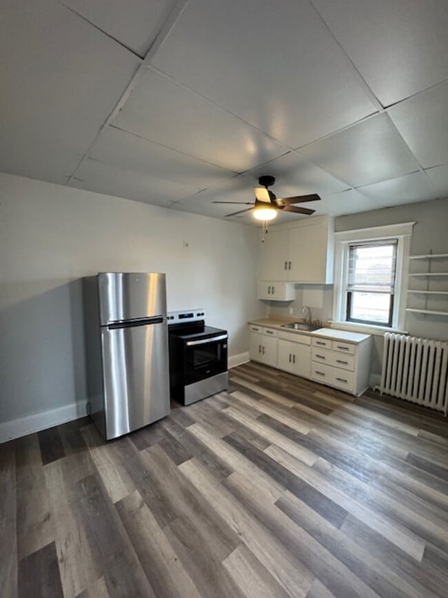 Building Photo - 155 N Main St