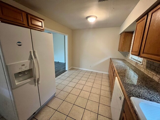 Building Photo - New On the Market!