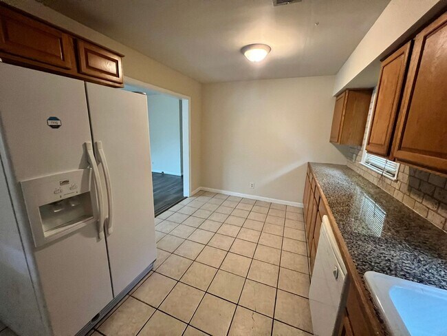 Foto del edificio - New On the Market!