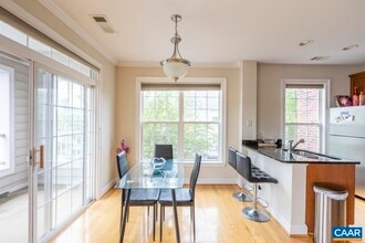 Building Photo - 1051 Glenwood Station Ln