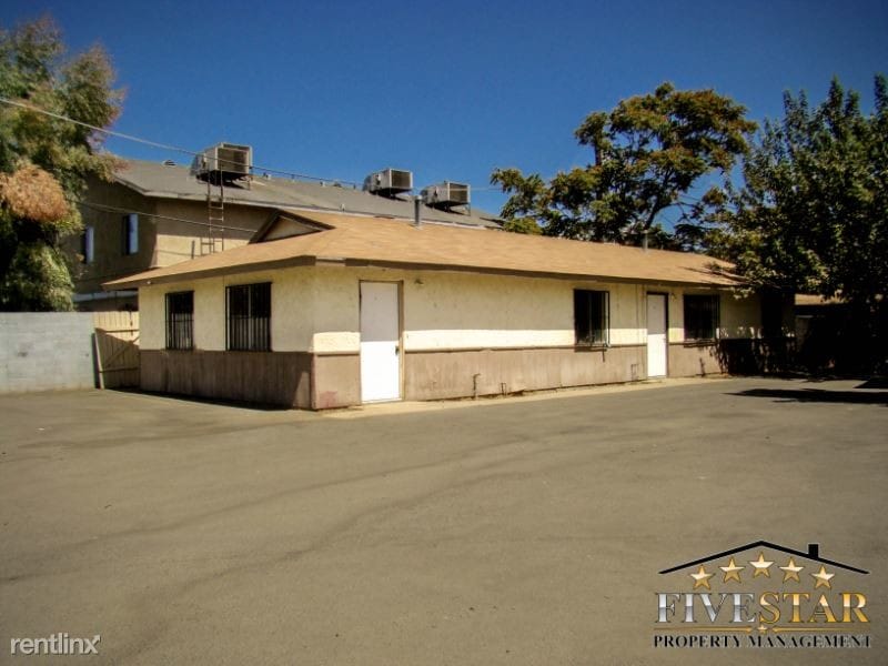 Primary Photo - 1100 Ralston St