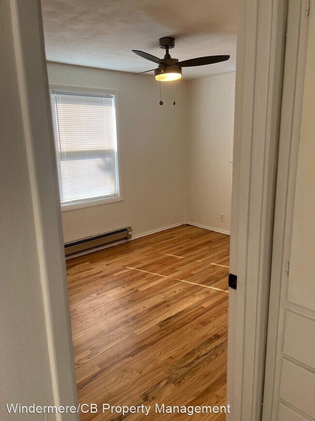 Building Photo - 2 br, 1 bath House - 130 D St SE
