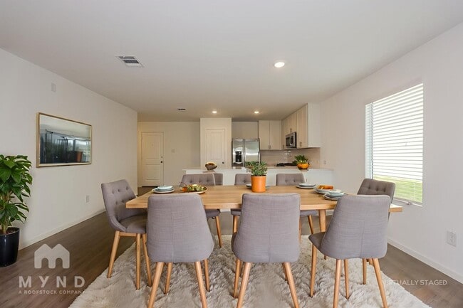 Foto del edificio - 2737 Ctr Crk Ln