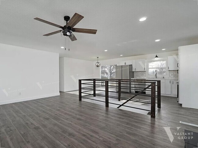 Building Photo - Spacious Renovated 4-Bedroom, 3-Bath Home