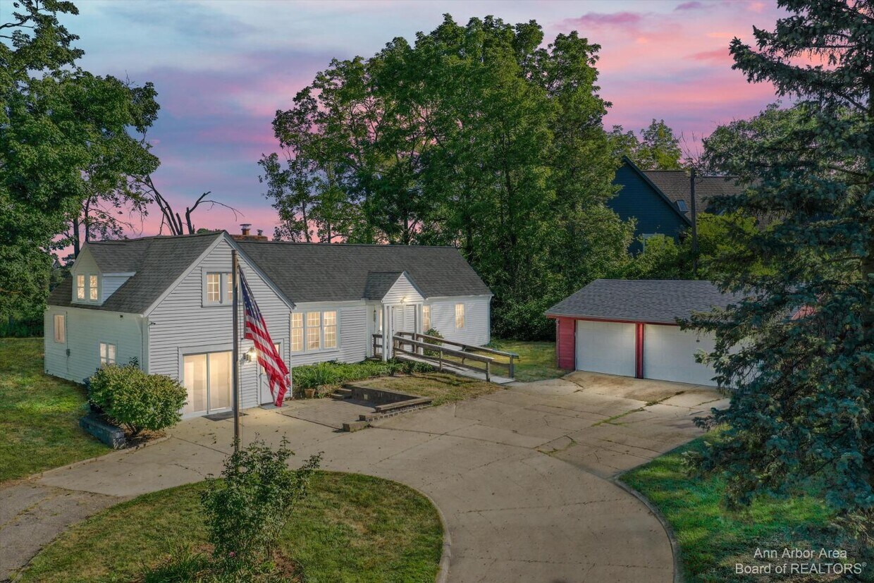 Foto principal - 111 Golfview Ln